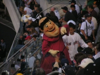 P4010006.JPG: 2005/05/13 - Padres Game - 2005