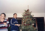 Pic-23.jpg: 2001/12/02 - Decorating the Tree - 2001